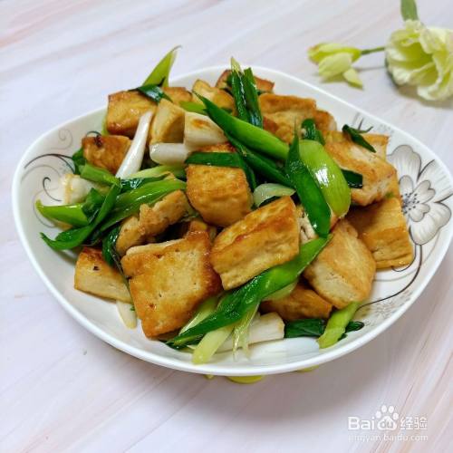 蒜苗炒豆腐的做法