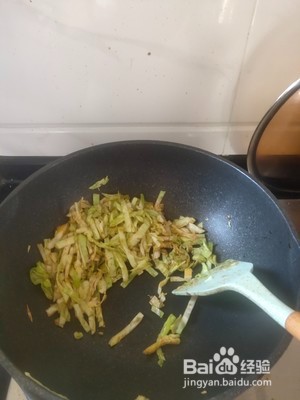 鸡柳豆角包菜焖面的做法