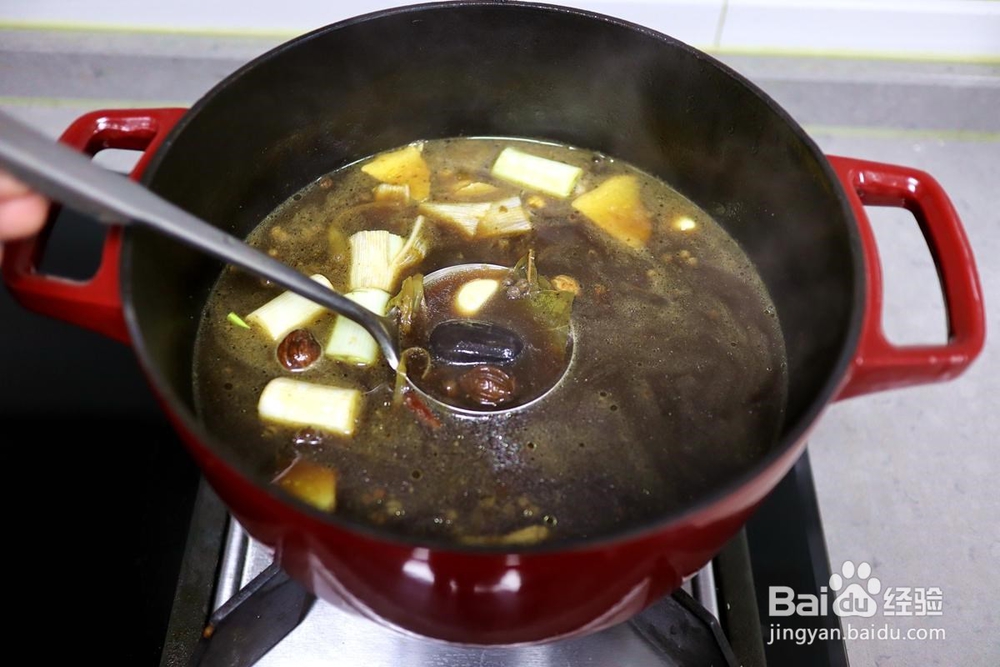 鲜香味浓老汤炖鸭腿