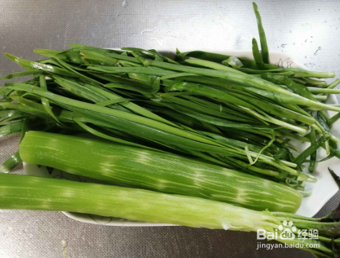 莴苣炒韭菜的做法