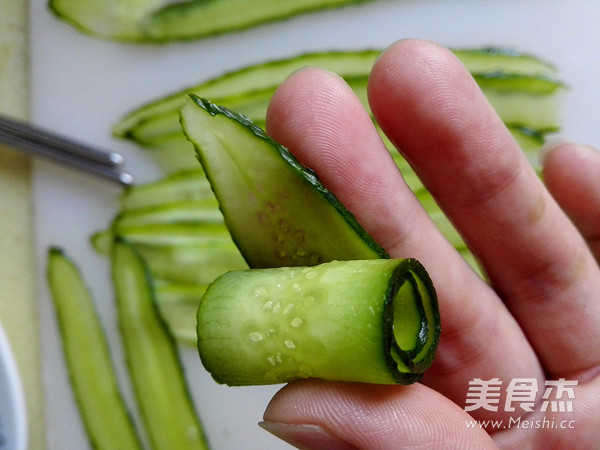 鸡汁黄瓜金针菇