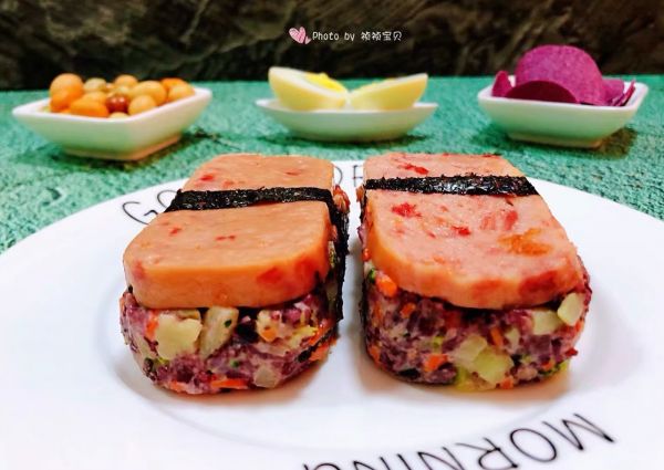 午餐肉时蔬双米堡