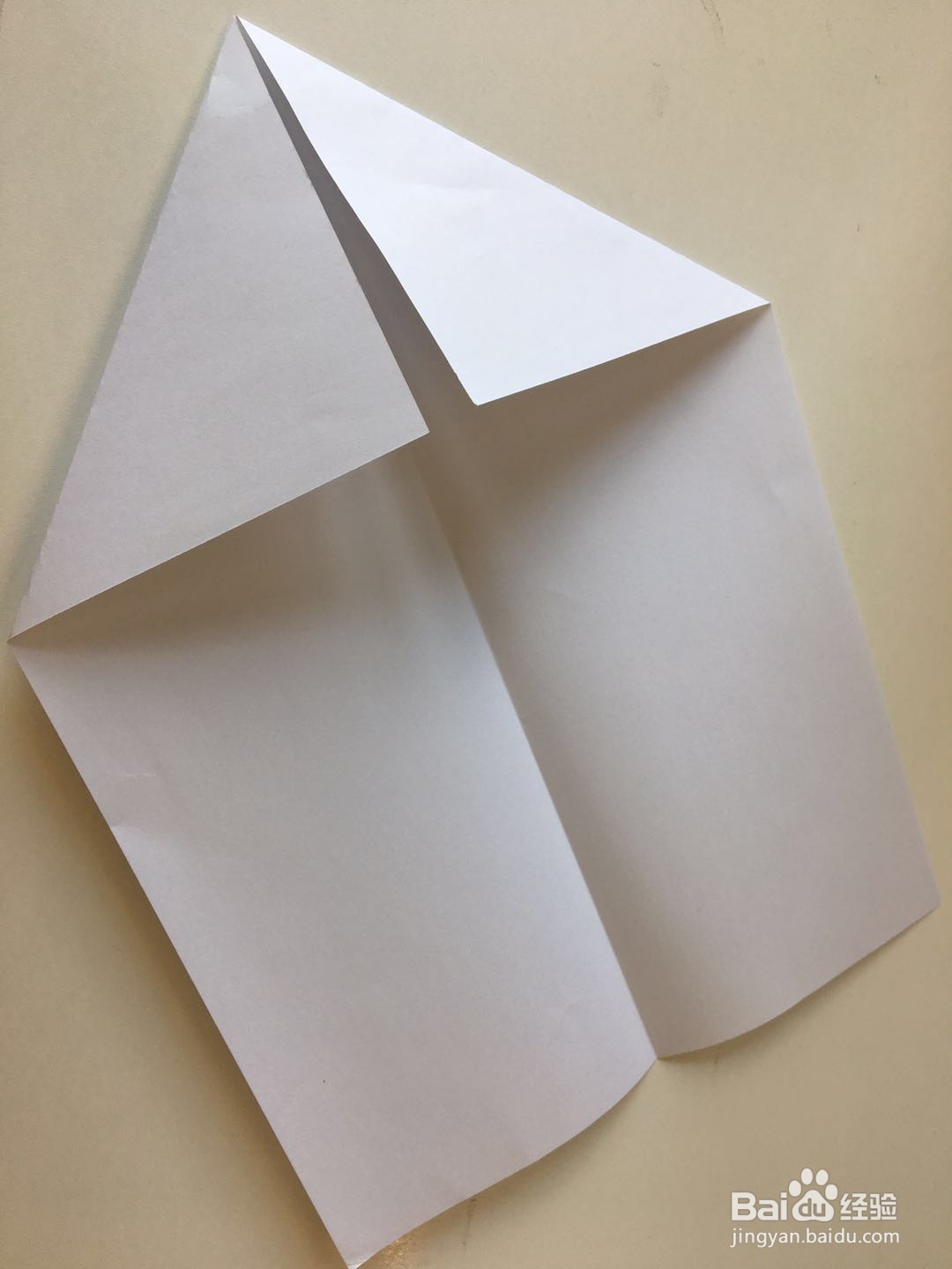 如何折贴纸飞机