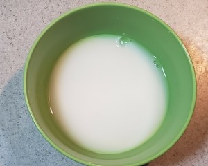 咸蛋黄虾仁豆腐煲的做法