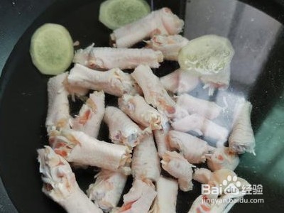 柠檬鸡爪的做法