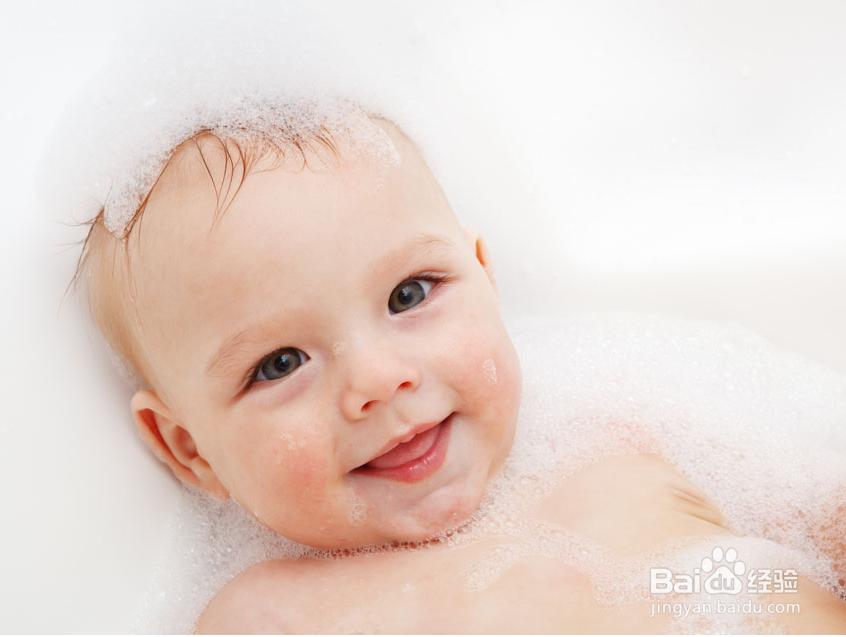 夏天如何让宝宝爱上洗澡