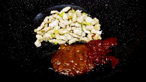 葱油蒜薹土豆肉