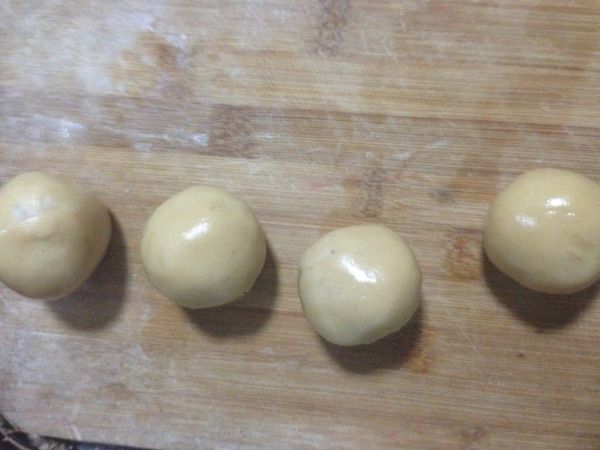 广式白莲蓉月饼