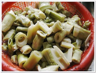 宫牛火锅亲自教你笋丝老鸭煲的家常做法