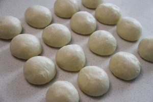 怎么做美味的黄油面包卷