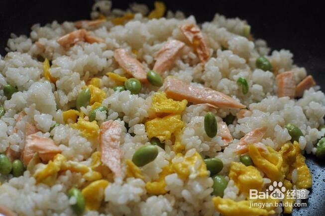 简单易学的鲜味三文鱼炒饭的家常做法