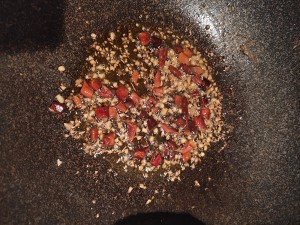 怎么自制麻辣炒河粉