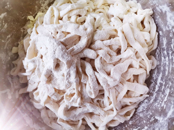 一碗酸菜手擀面