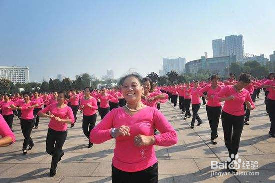 如何赞美老年舞蹈队