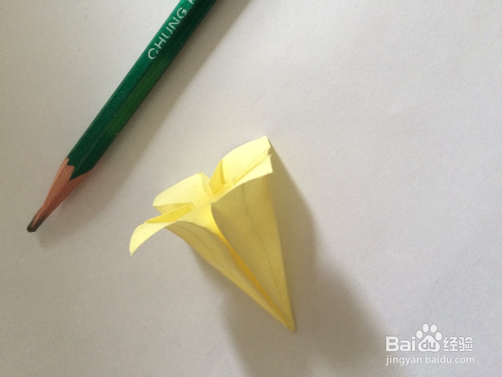 怎样手工折叠出漂亮的百合花