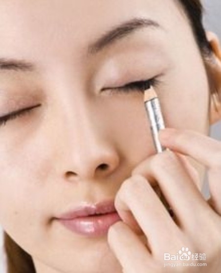 怎么画眼线好看又潮流