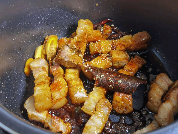 贴秋膘丨笋干红烧肉