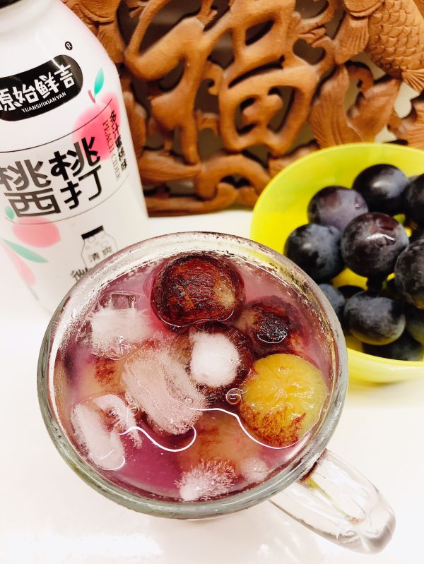 桃桃西打葡萄气泡水