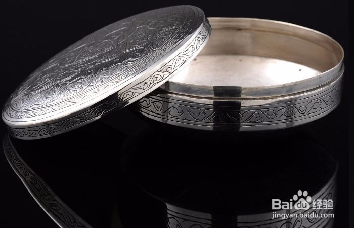 银器中的錾花圆形茶叶盒如何欣赏