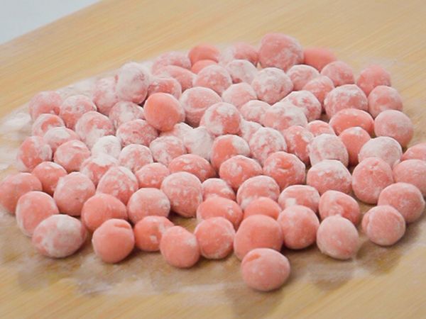 当撞奶草莓遇上波波球你觉得味道会怎样