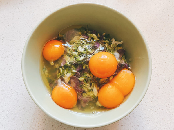 蔓越莓槐树花蛋饼