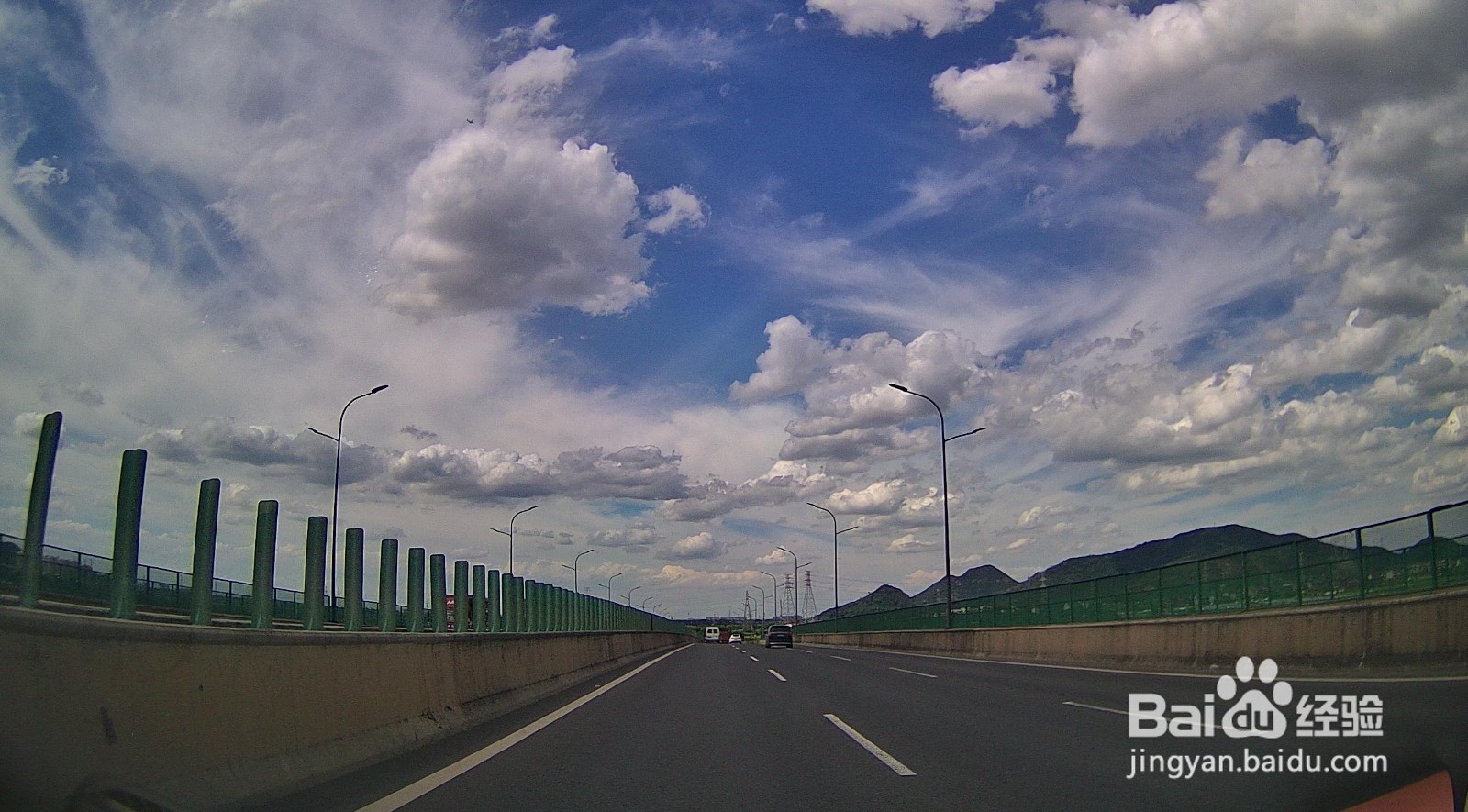 如何在高速路上拍出漂亮的天空美景