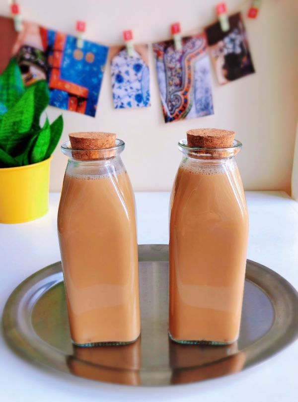 桂圆红枣生椰奶茶