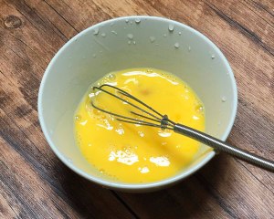 快手汤｜鸡蛋西红柿粉丝汤