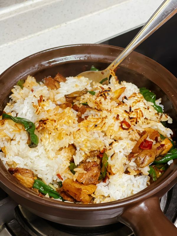 青椒平菇炒肉盖浇饭