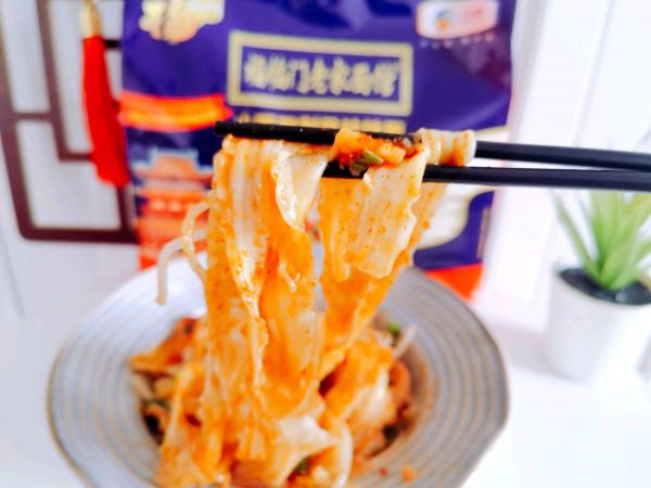 福临门香辣爽滑家常油泼面