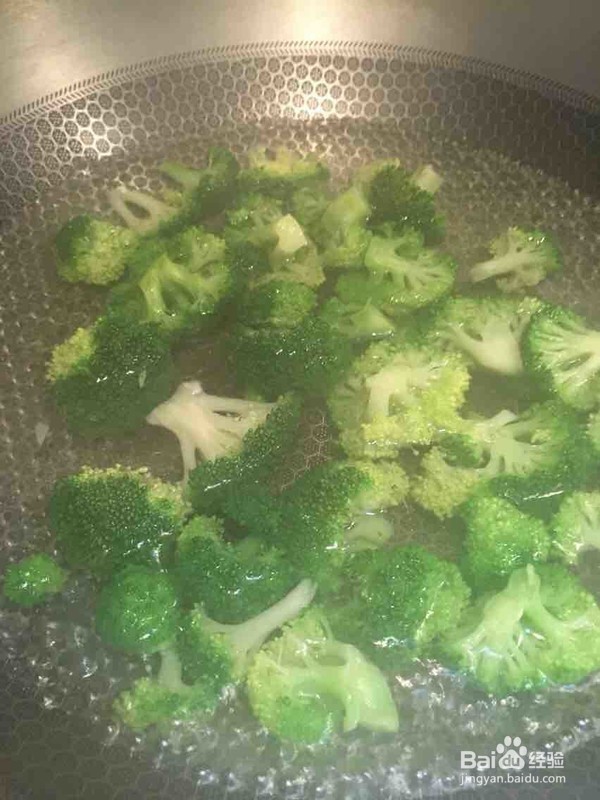 上汤西兰花的做法