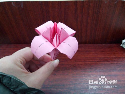 百合花折纸教程