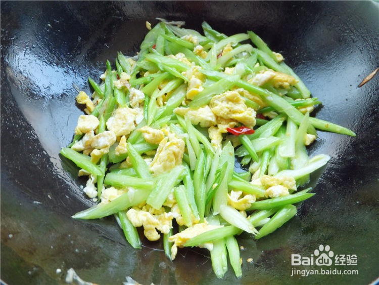 家常芹菜炒鸡蛋