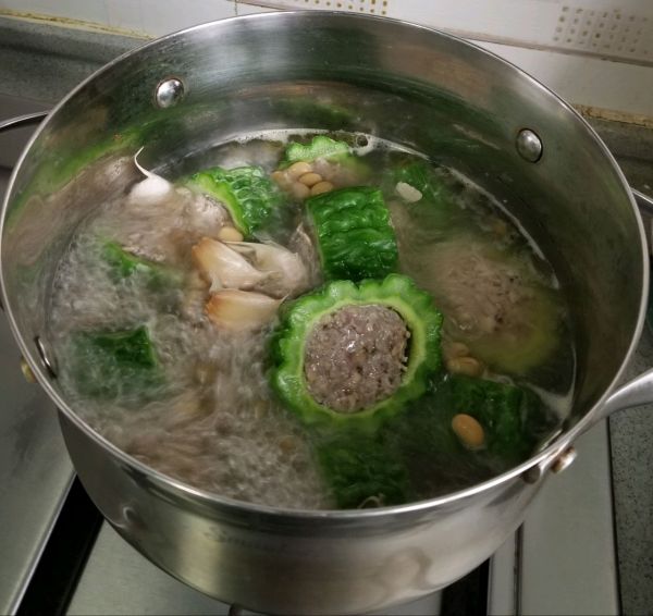 苦瓜酿肉黄豆汤