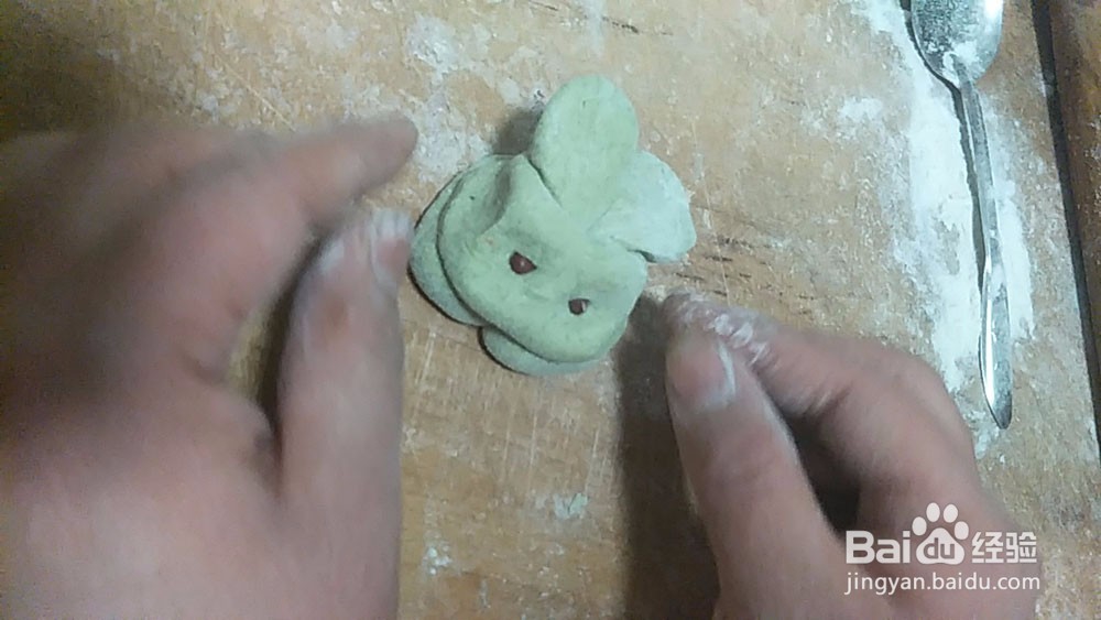 菠菜面条小兔子的做法