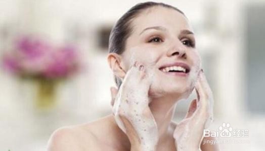 毛孔粗大尽显老态，收缩紧致毛孔的有效四步骤