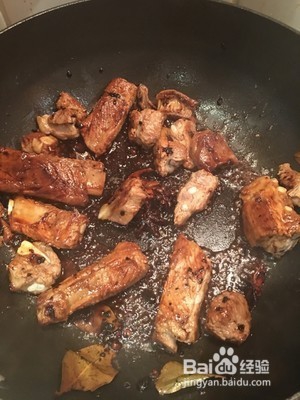 家常土豆炖排骨如何做？