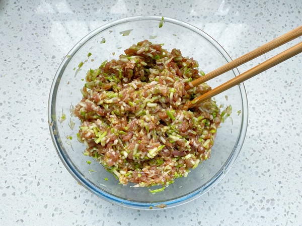 晶莹剔透冰花煎饺