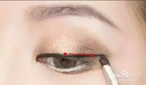 精致烟熏妆的化妆技巧