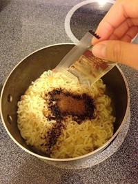 韩国炸酱面的面条怎么做