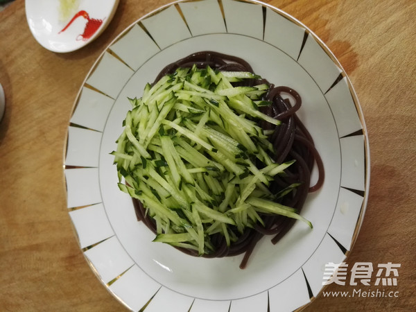 凉拌厥根粉的做法