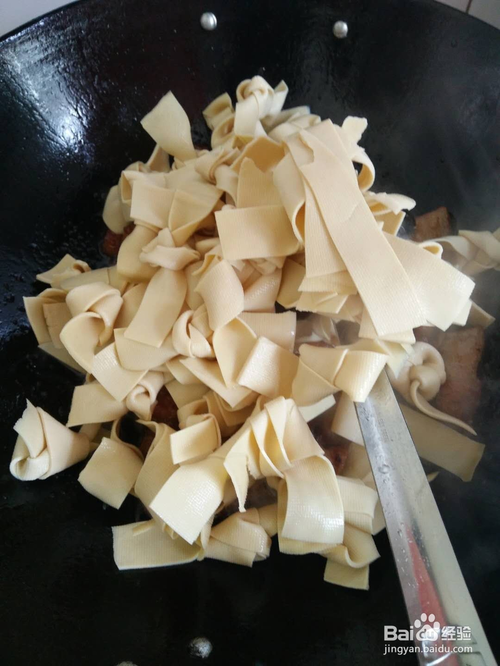 千张结烧五花肉——花式私房菜。