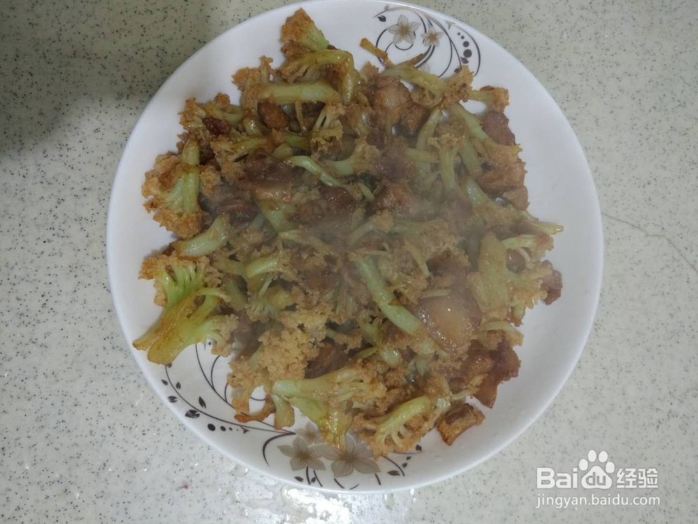 如何做菜花炒肉。