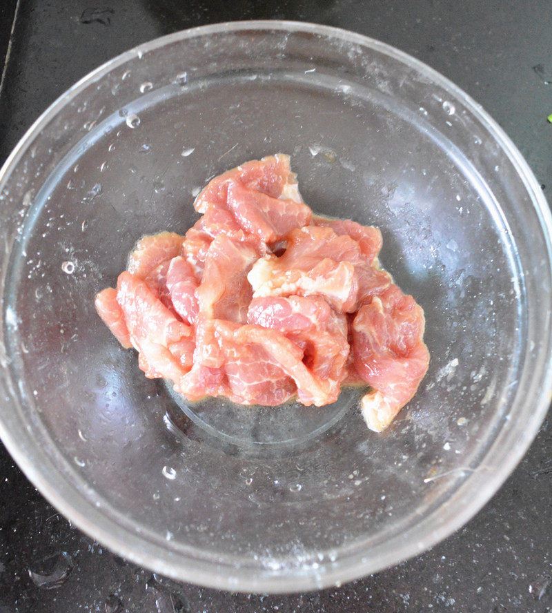甜豆炒肉片的做法，下饭必备！