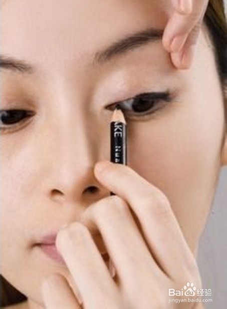 怎么画眼线好看又潮流