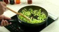 清炒苦瓜的家常养生做法