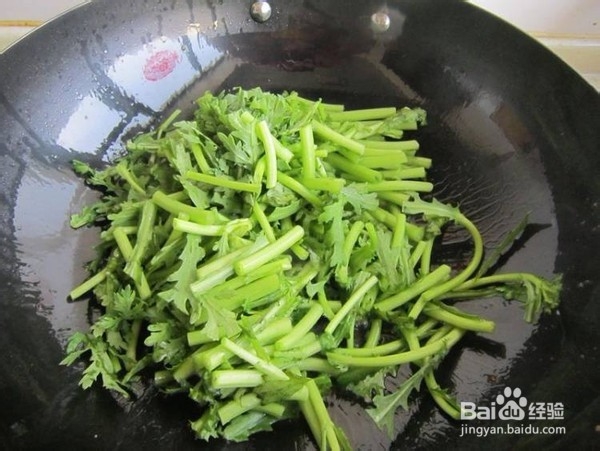 如何制作茼蒿炒鸡蛋