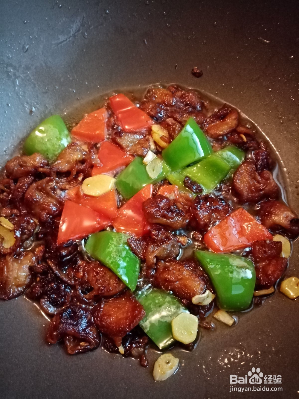 青红甜椒爆炒肥肠