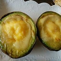 美味的牛油果焗蛋