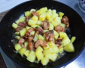 超级简单的咖喱鸡肉饭